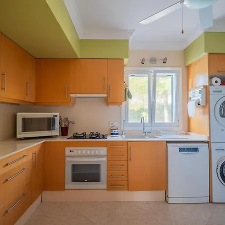 Con Piscina En Binixiquer