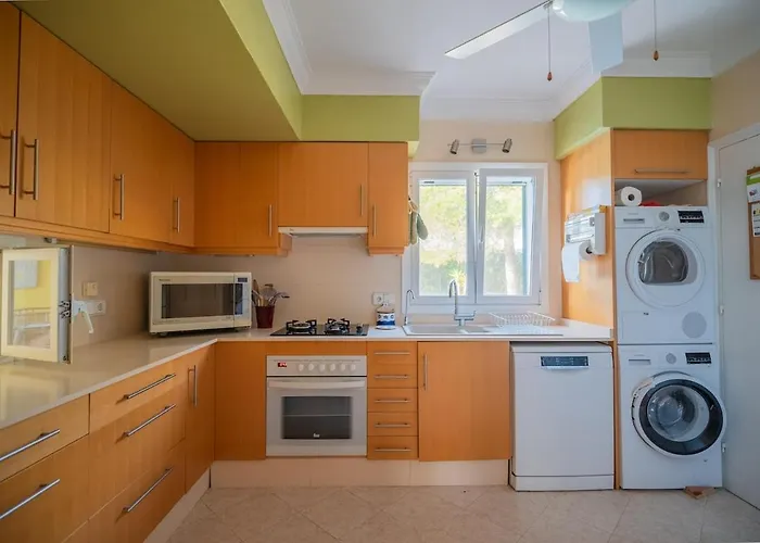 Con Piscina En Binixiquer