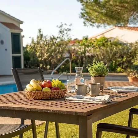 Con Piscina En Binixiquer בית נופש *