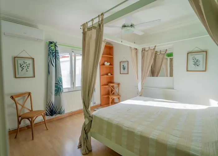 בית נופש Con Piscina En Binixiquer