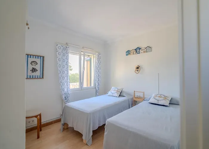 Con Piscina En Binixiquer