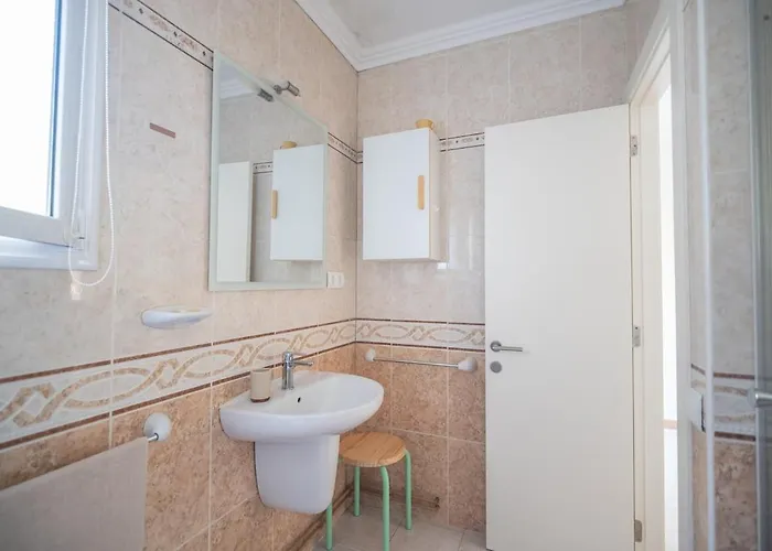 Con Piscina En Binixiquer בית נופש